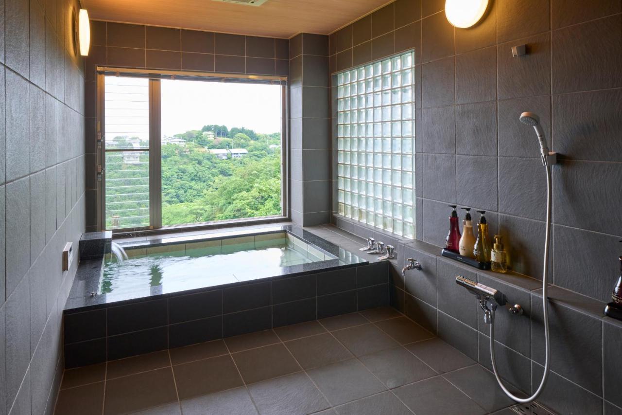 Suite Villa Ocean View Minami-Atami أتامي المظهر الخارجي الصورة